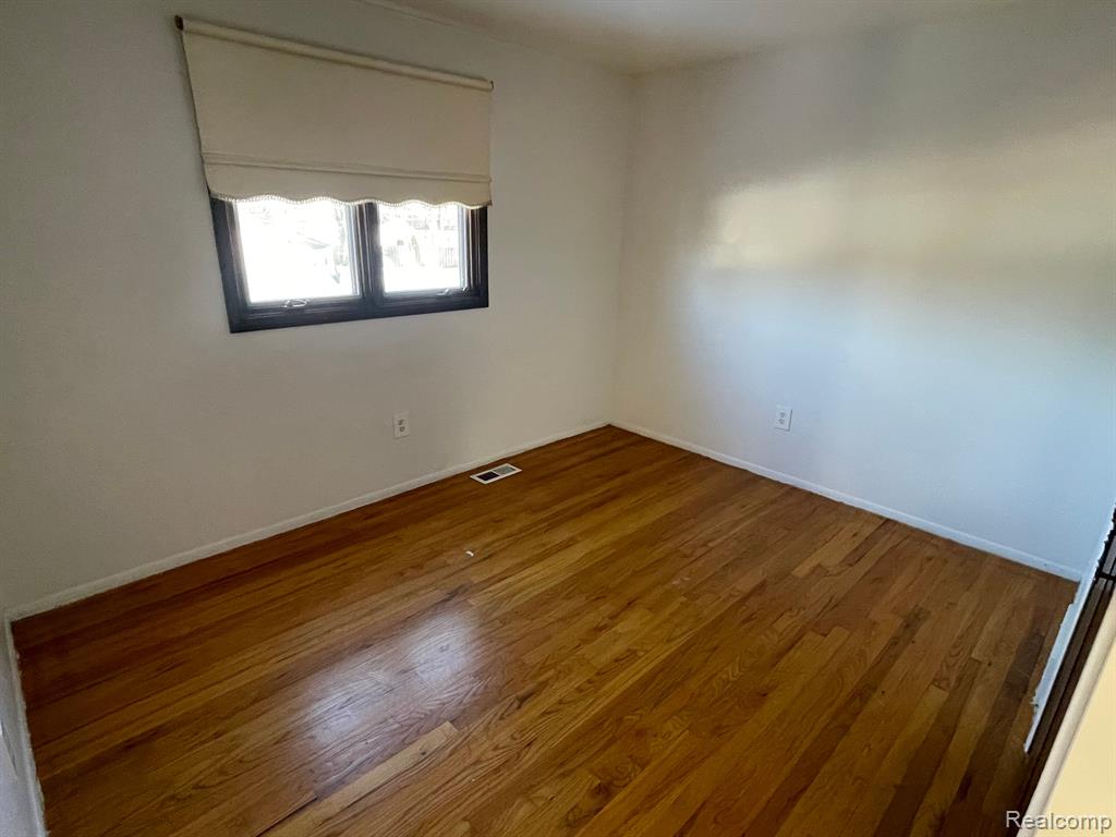 40420 MEADE POINT Drive, Sterling Heights, MI 48313 — Photo 17