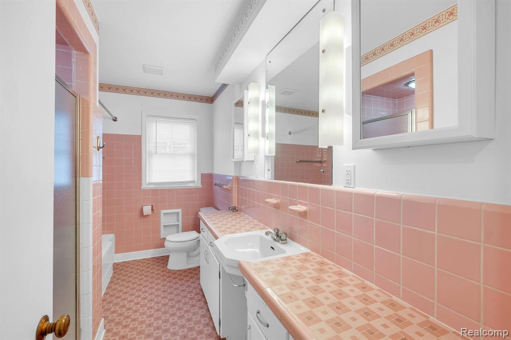 857 HARCOURT Road, Grosse Pointe Park, MI 48230 — Photo 16