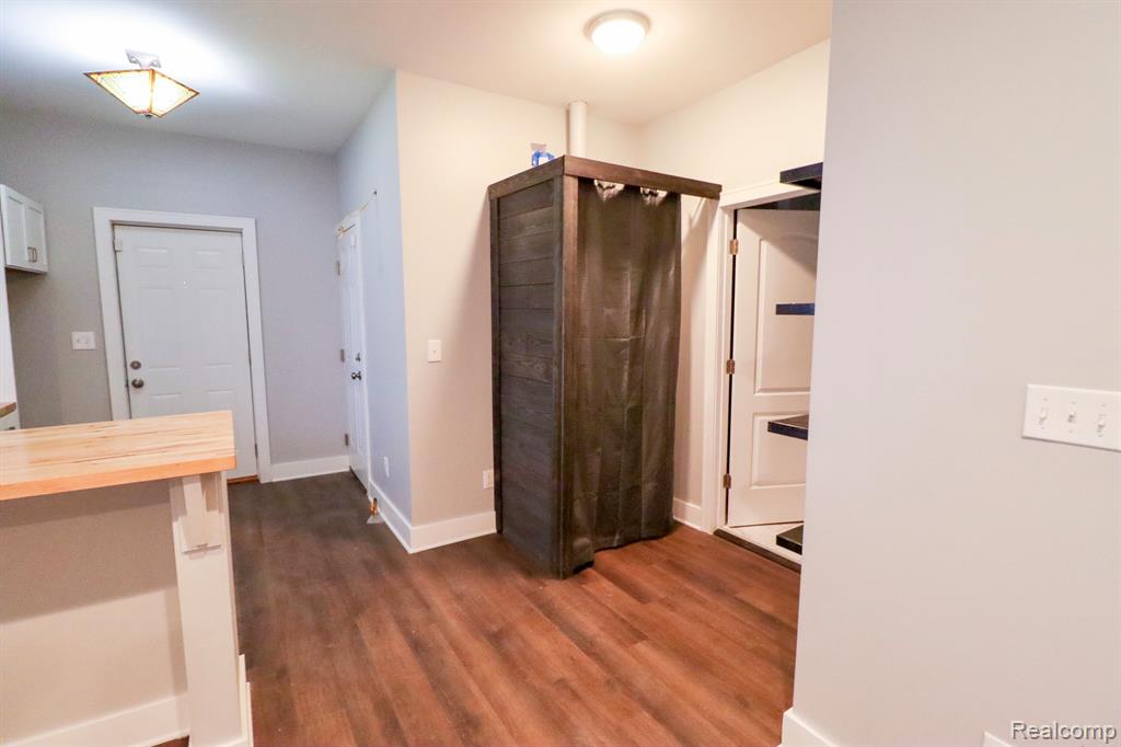 403 Mt Vernon Street, Detroit, MI 48202 — Photo 9