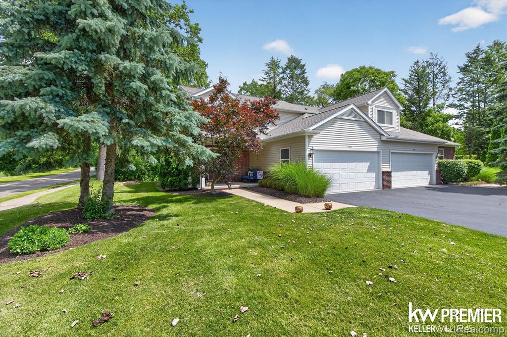 551 Indian Oaks Drive, Howell, MI 48843 — Photo 2