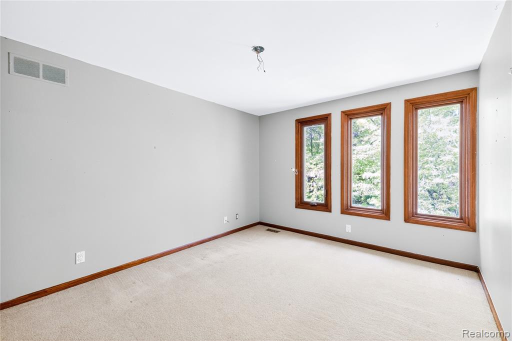 8027 Berkshire Drive, Grosse Ile, MI 48138 — Photo 32