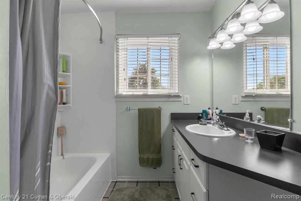 6541 DEERHURST Drive, Westland, MI — Photo 23