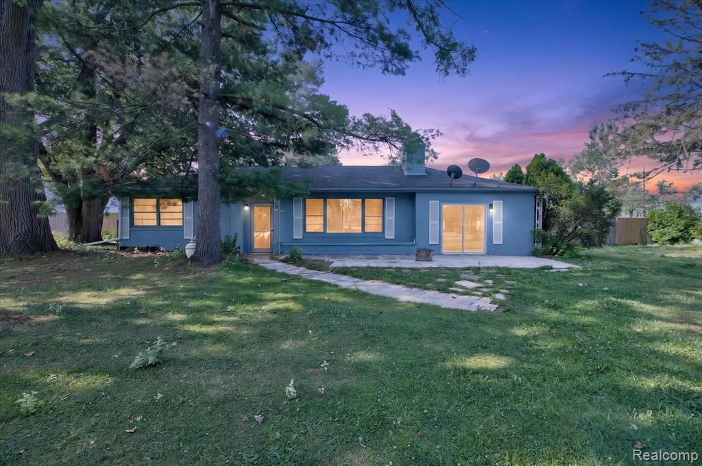 24625 Brest, Taylor, MI 48180