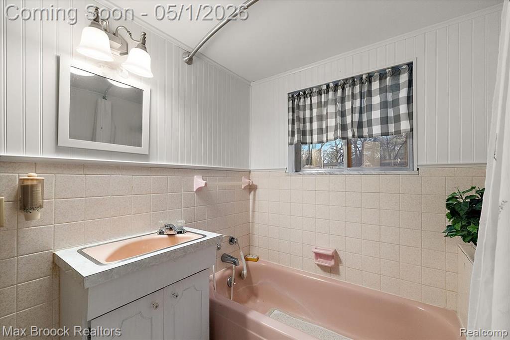 3650 Covert Road, Waterford, MI 48328 — Photo 27