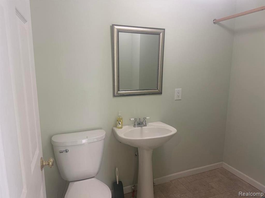805 E HOPSON Street, Bad Axe, MI 48413 — Photo 9