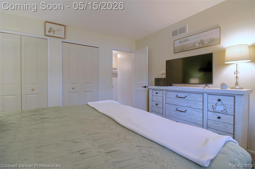 5866 Willow Creek Drive, Canton, MI 48187 — Photo 20