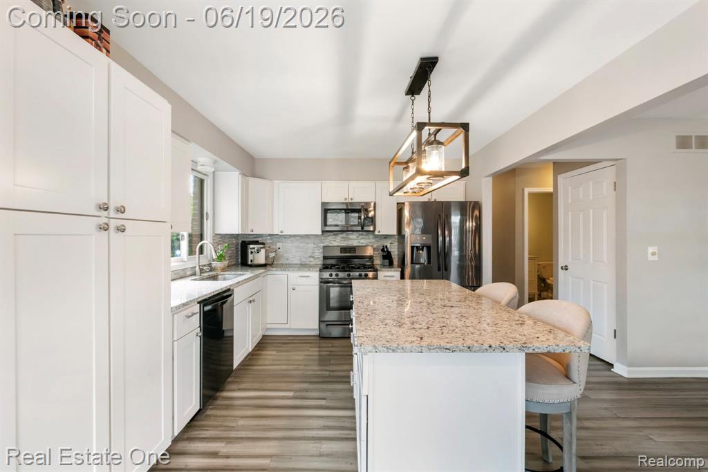 5277 Waterview Drive, West Bloomfield, MI 48323 — Photo 18