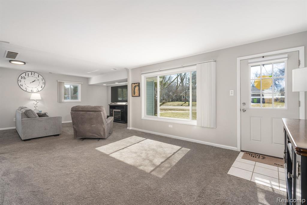 6460 Hermana Road, West Bloomfield, MI 48324 — Photo 9