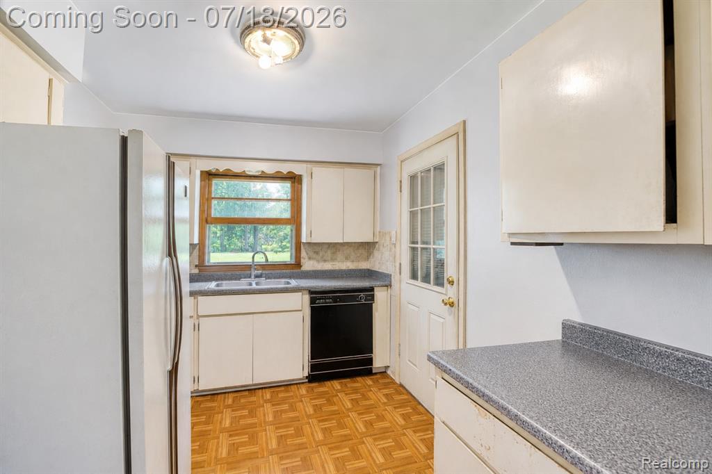 46555 North Avenue, Macomb, MI 48042 — Photo 11