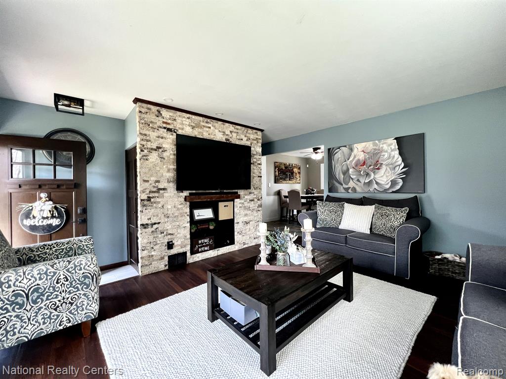 936 ALLEN Drive, Northville, MI 48167 — Photo 8