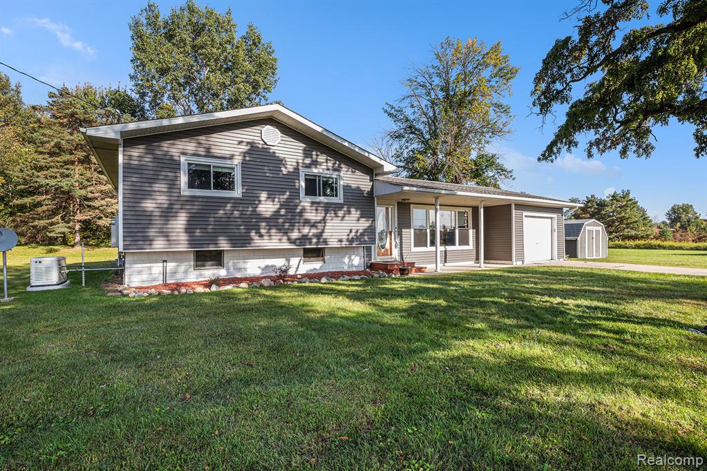 6881 S Kingston Road, Clifford, MI 48727 — front exterior