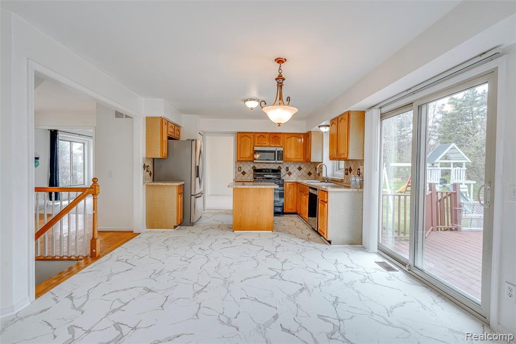 6815 Norwood Drive, Canton, MI 48187 — Photo 11