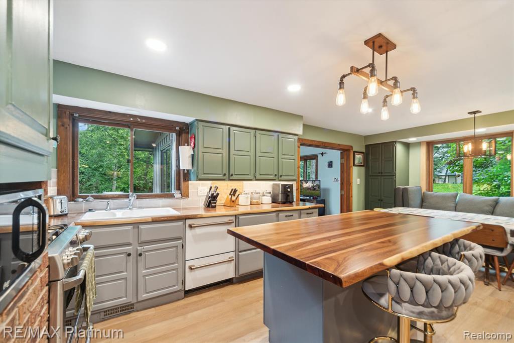 5152 Milroy Lane, Brighton, MI 48116 — Photo 17