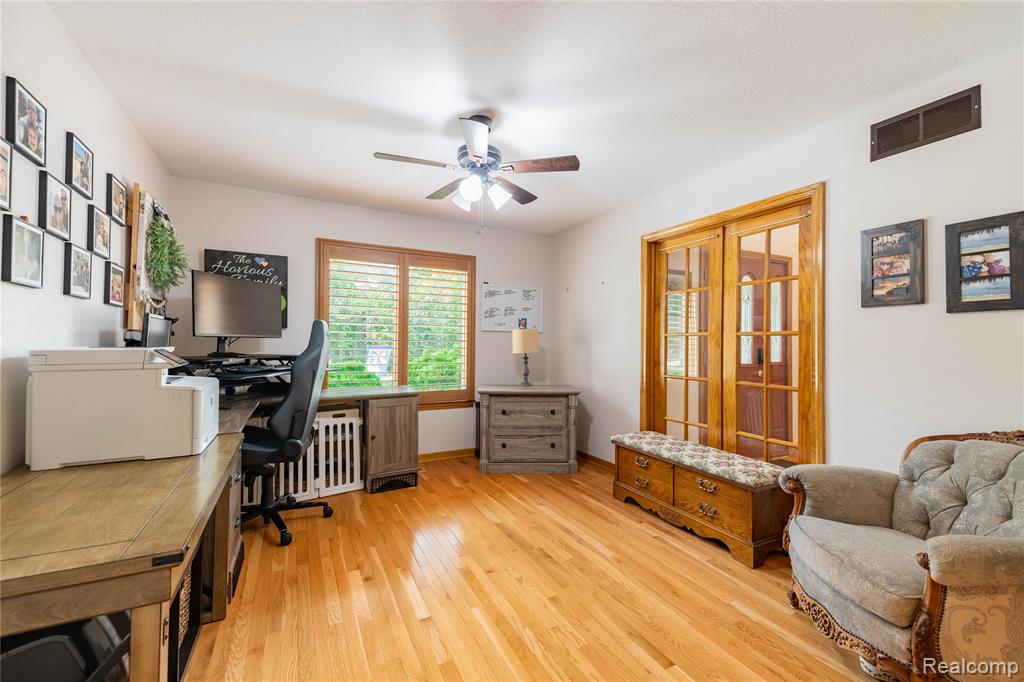 9362 Owen Street, Grosse Ile, MI 48138 — Photo 19