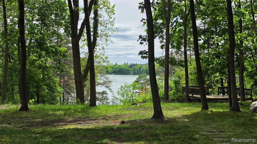 2323 Addaleen Road, Highland, MI — Photo 4