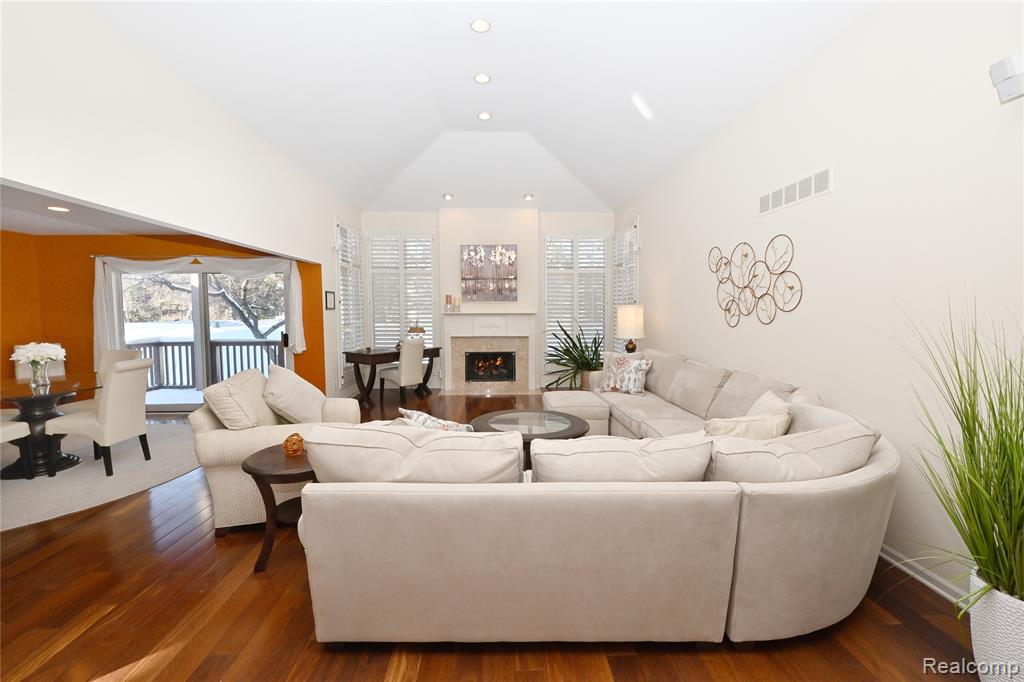 32095 SPRUCE Lane, 50, Beverly Hills, MI 48025 — Photo 4