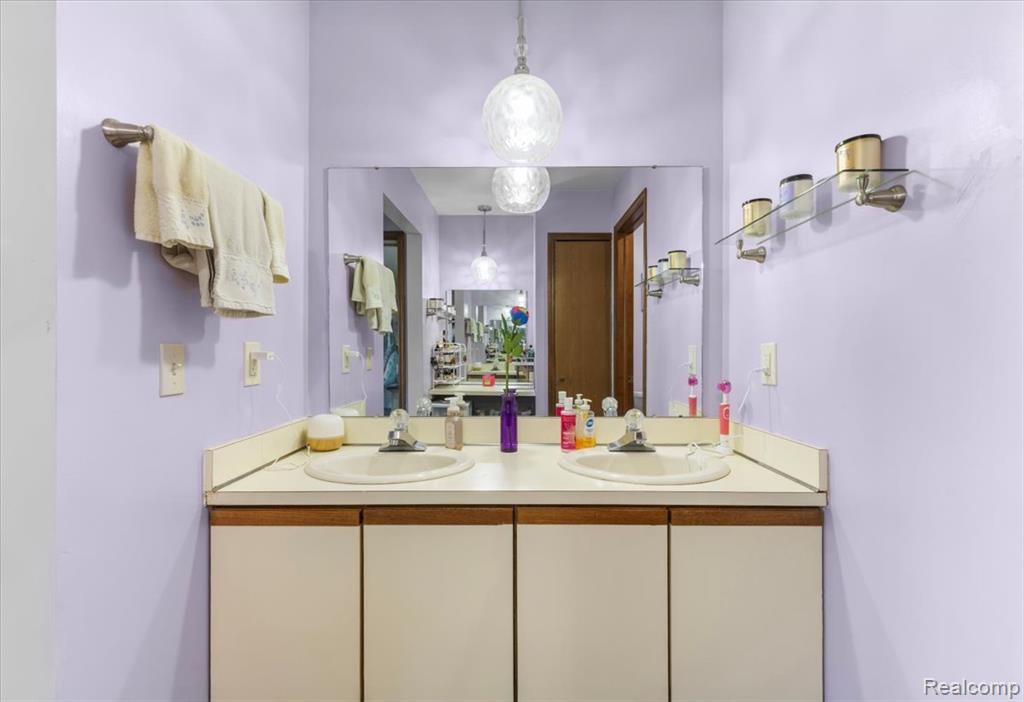 203 Lac Sainte Claire Drive, Saint Clair Shores, MI, 48082