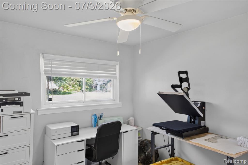 21326 Ithaca Avenue, Ferndale, MI 48220 — Photo 16