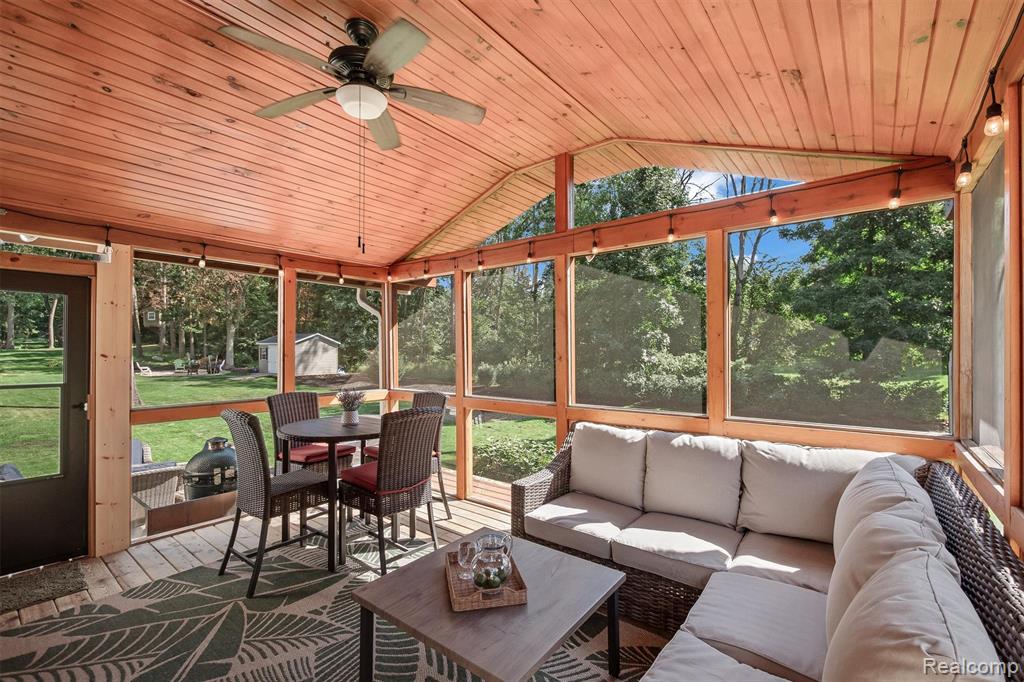 4778 Greenview Court, Commerce Twp, MI 48382 — Photo 10