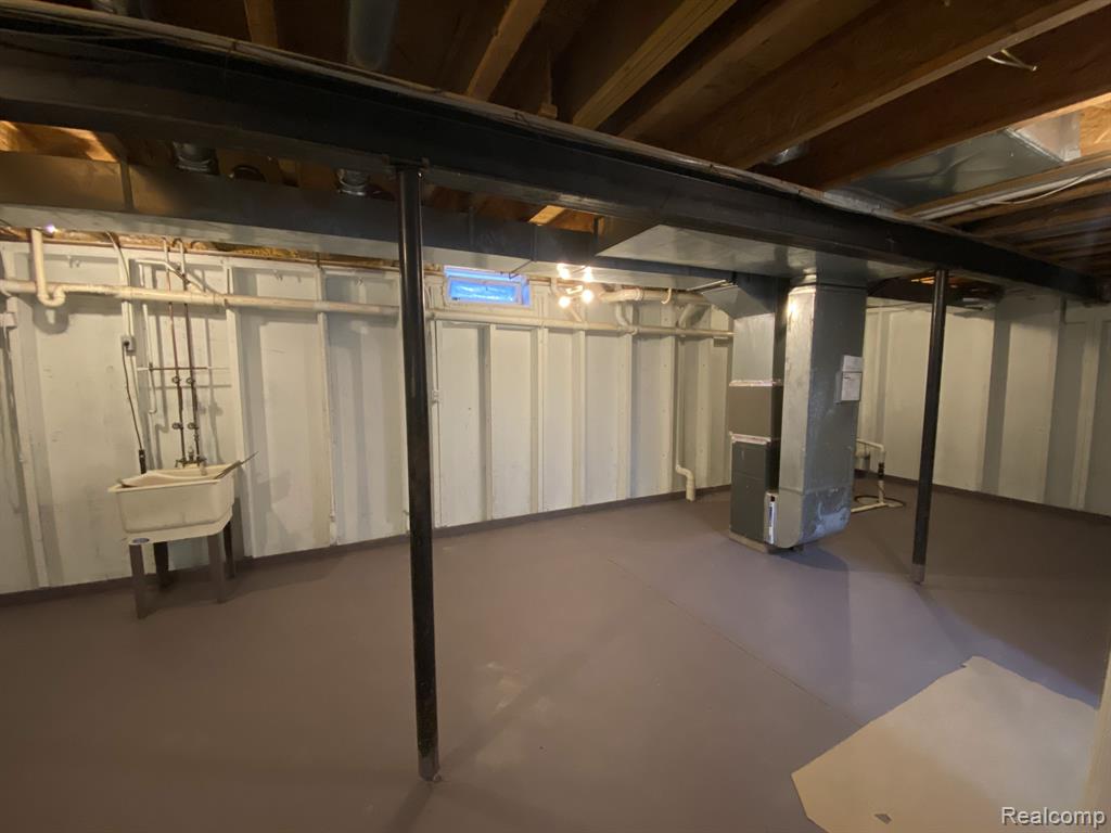 21032 WOODSIDE Avenue, Ferndale, MI 48220 — Photo 19