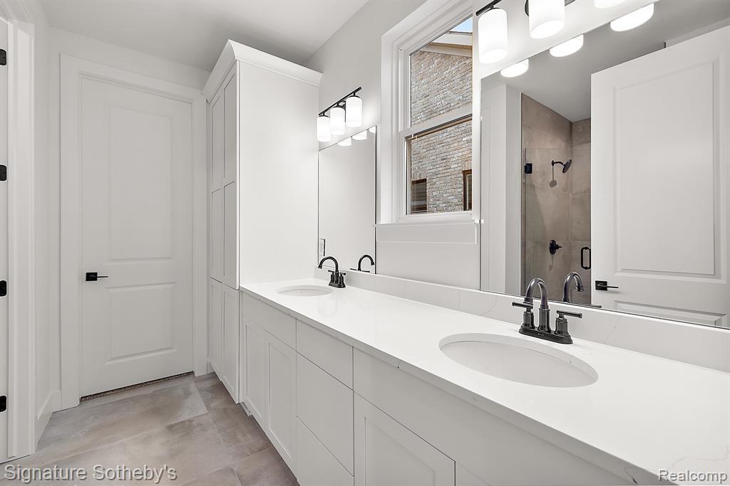 5968 Willow Grove Drive, Troy, MI 48085 — Photo 10