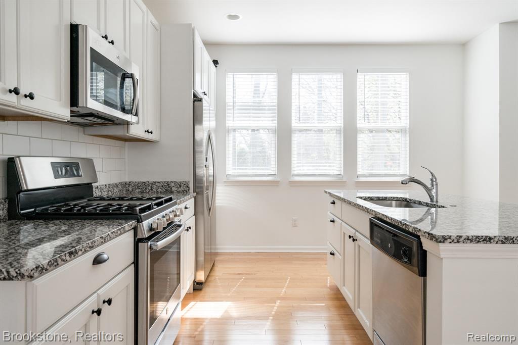 512 Midland Boulevard, Royal Oak, MI 48073 — Photo 7