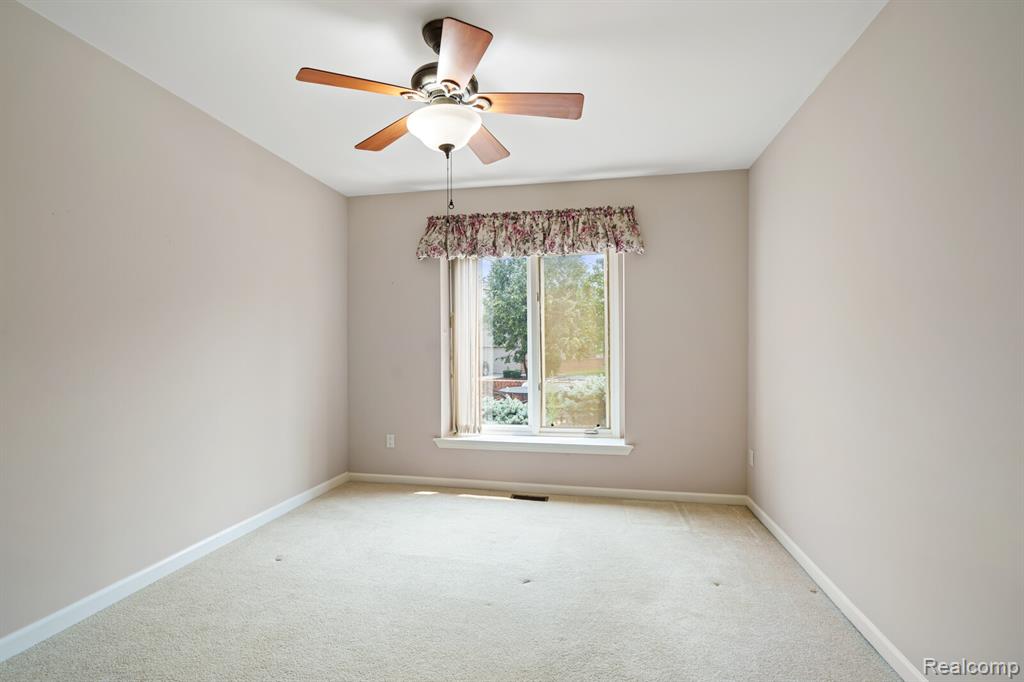 37622 Russett Drive, Farmington Hills, MI 48331 — Photo 17
