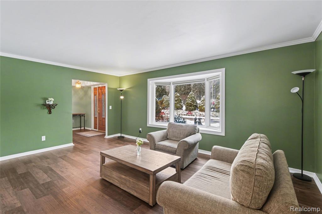 5597 Leafwood Drive, Commerce Twp, MI 48382 — Photo 4