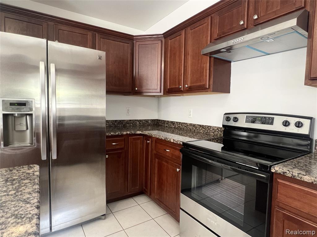 6161 Elarz Drive, Troy, MI 48085 — Photo 10