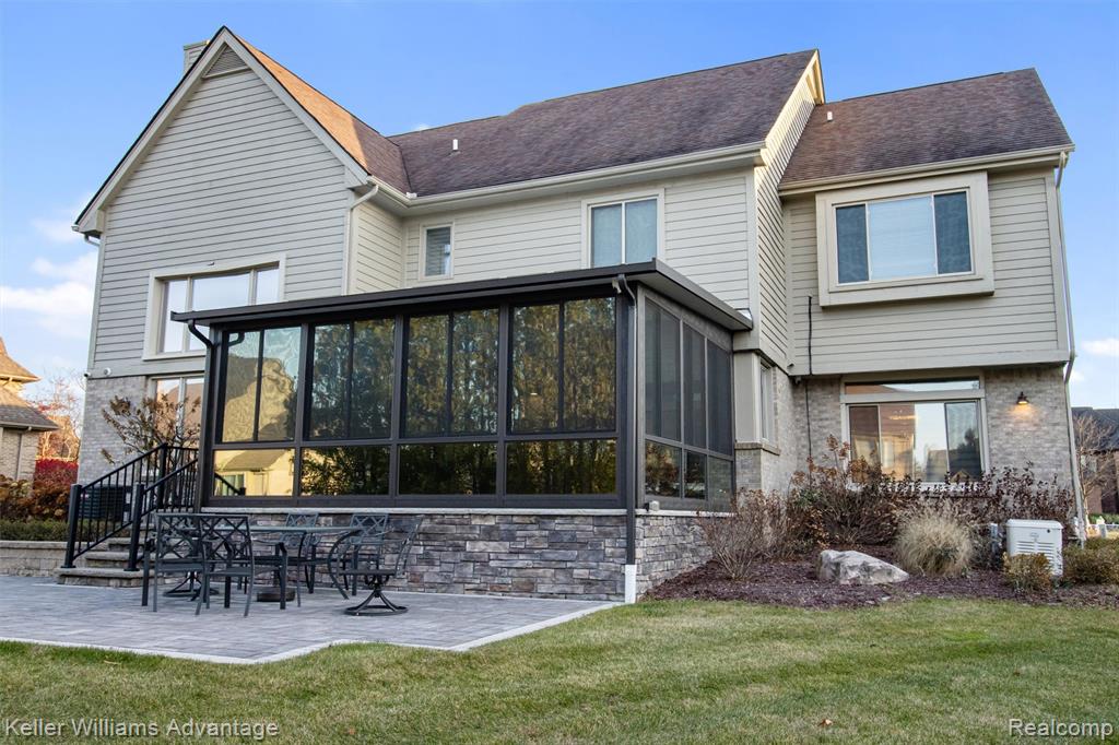 4656 Stoneview, West Bloomfield, MI — Photo 9