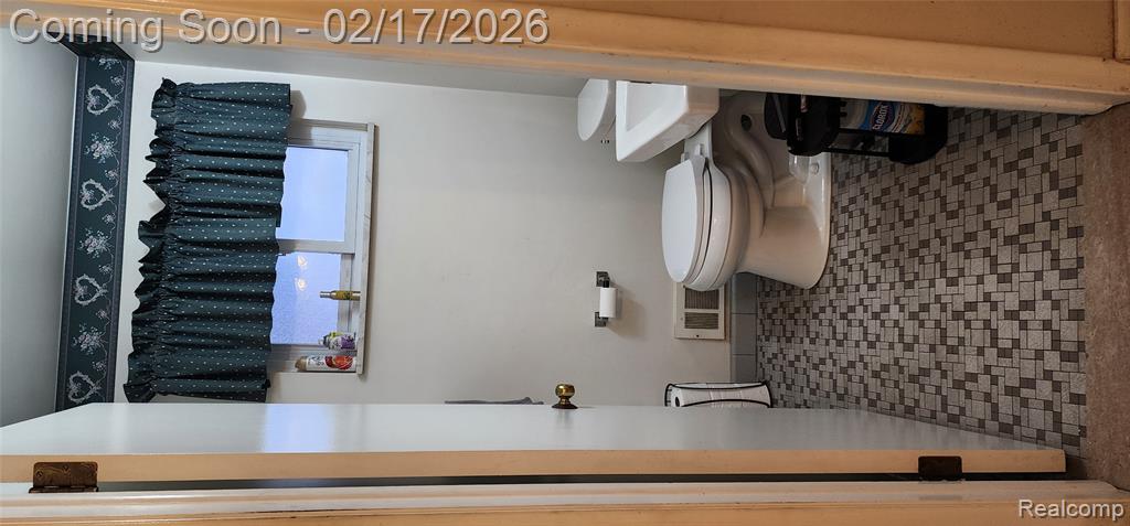 21792 Elmwood Avenue, Eastpointe, MI 48021 — Photo 31
