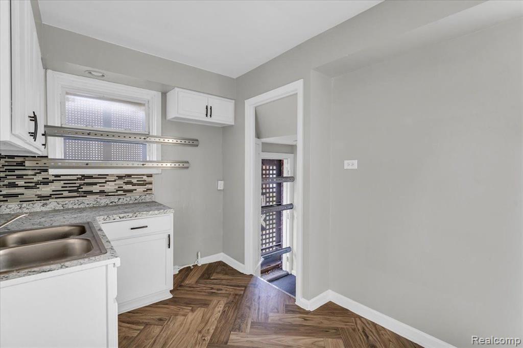5585 CADIEUX Road, Detroit, MI 48224 — Photo 9
