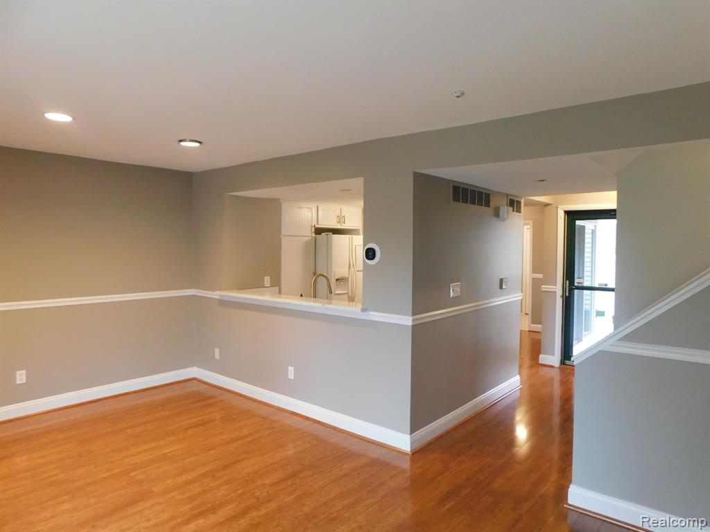 5606 DRAKE HOLLOW Drive W, West Bloomfield, MI — Photo 13