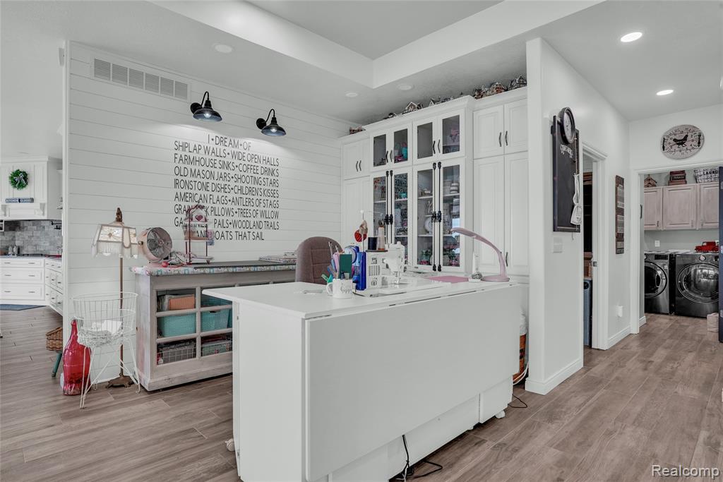 130 Whites Court, Houghton Lake, MI, 48629