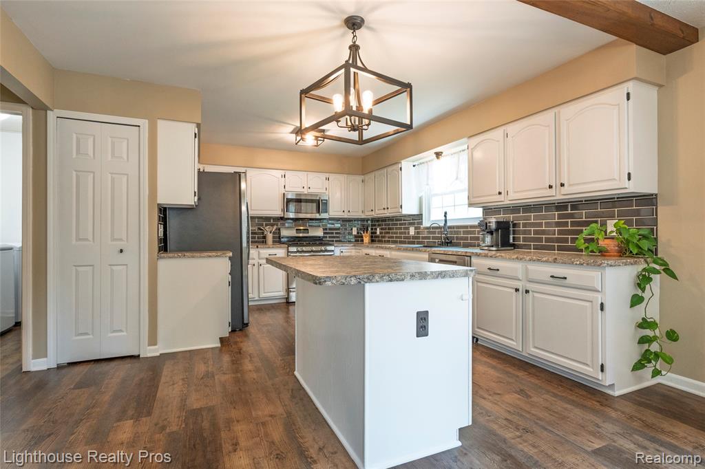 6713 Cheddar Valley Drive, Brighton, MI 48116 — Photo 13
