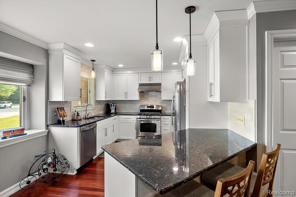 430 Eckford Drive, Troy, MI 48085 — Photo 12