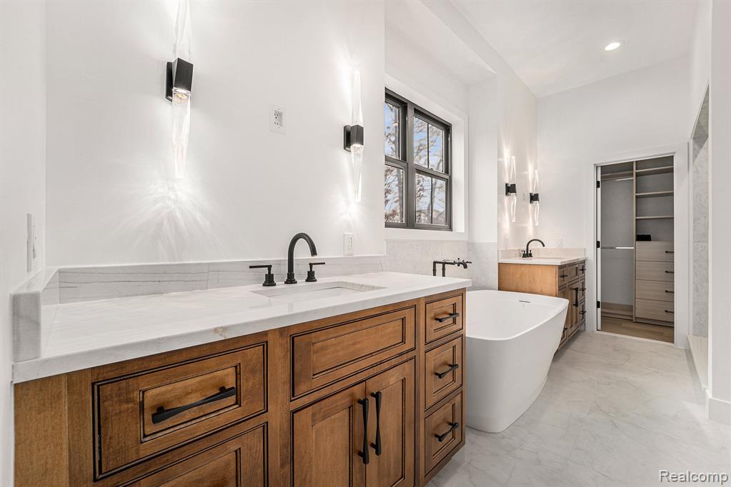 2776 Verona Way, Milford, MI 48381 — Photo 9