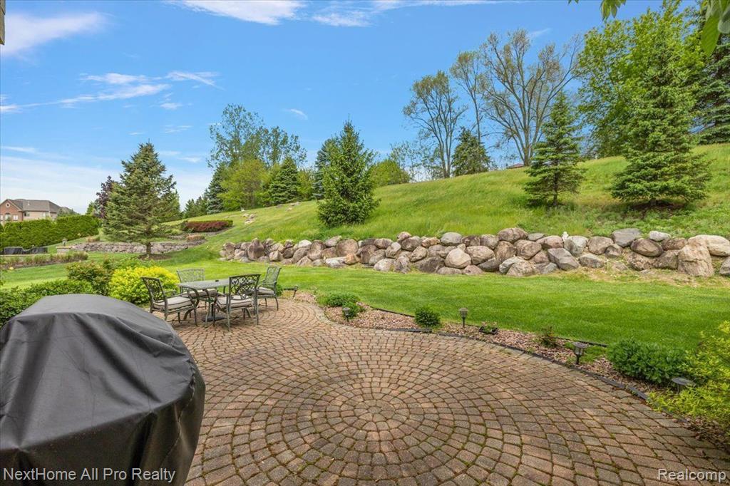 18730 MARBLE HEAD Drive, Northville, MI 48168 — Photo 10