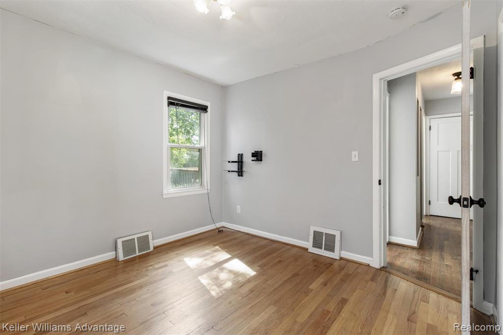 617 S Edgeworth Avenue, Royal Oak, MI 48067 — Photo 11