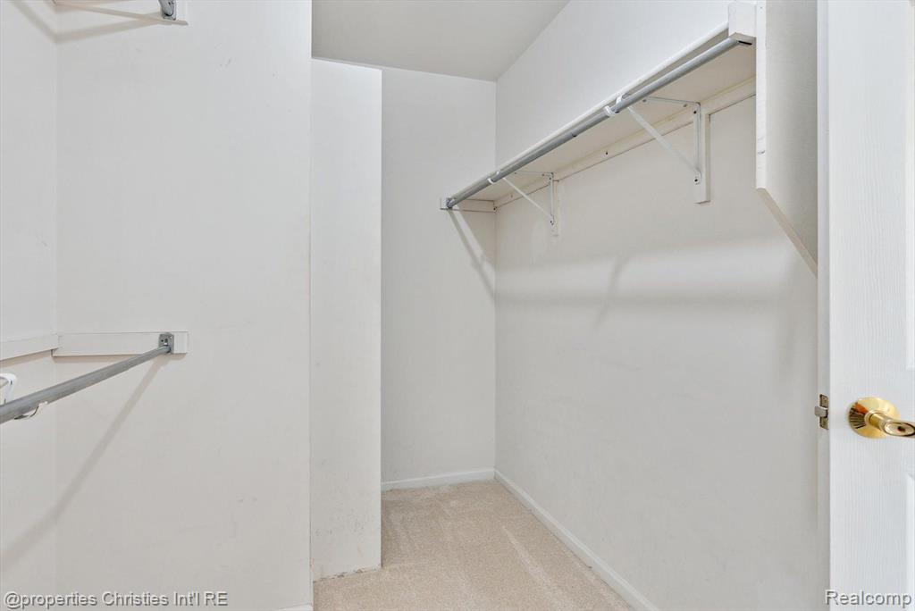 40611 PAISLEY Circle, Novi, MI 48377 — Photo 31