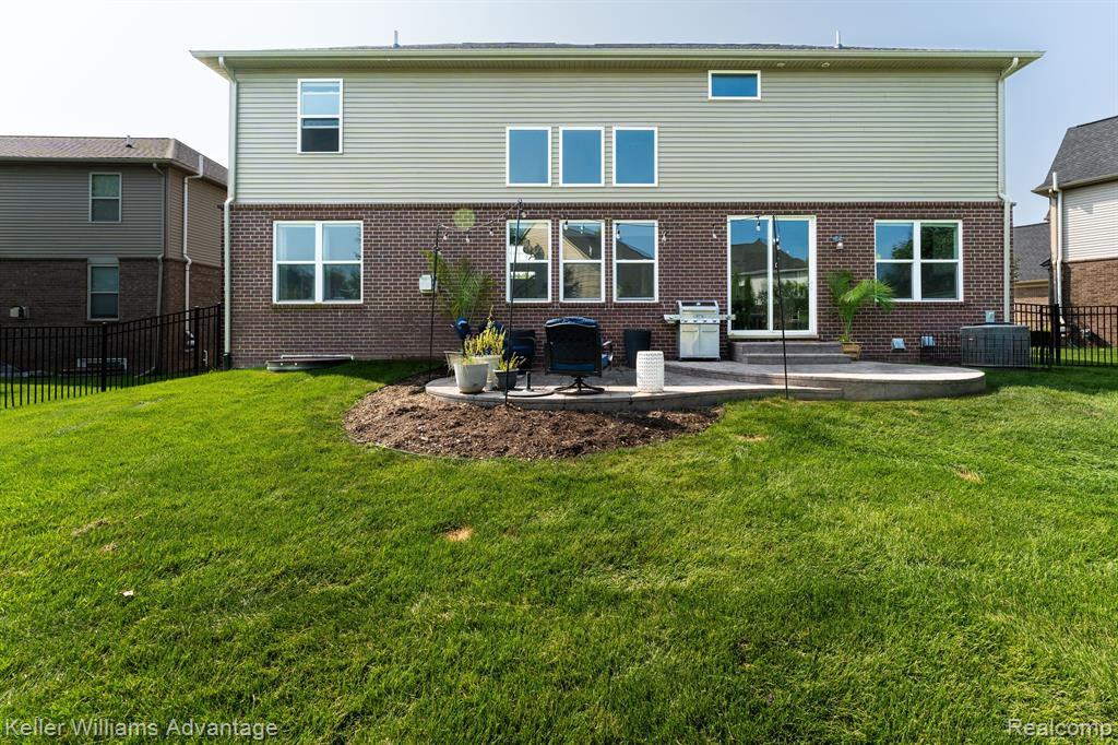124 Shannon Partin Boulevard, South Lyon, MI 48178 — Photo 53