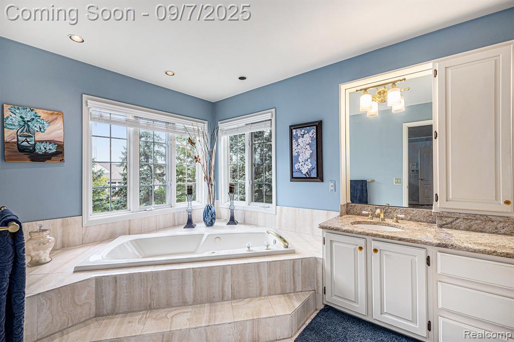 43459 Chardonnay Drive, Sterling Heights, MI 48314 — Photo 40