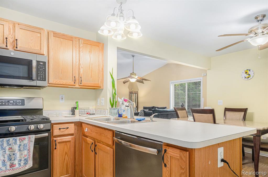 17432 N LUCILLE Circle, New Boston, MI 48164 — Photo 7
