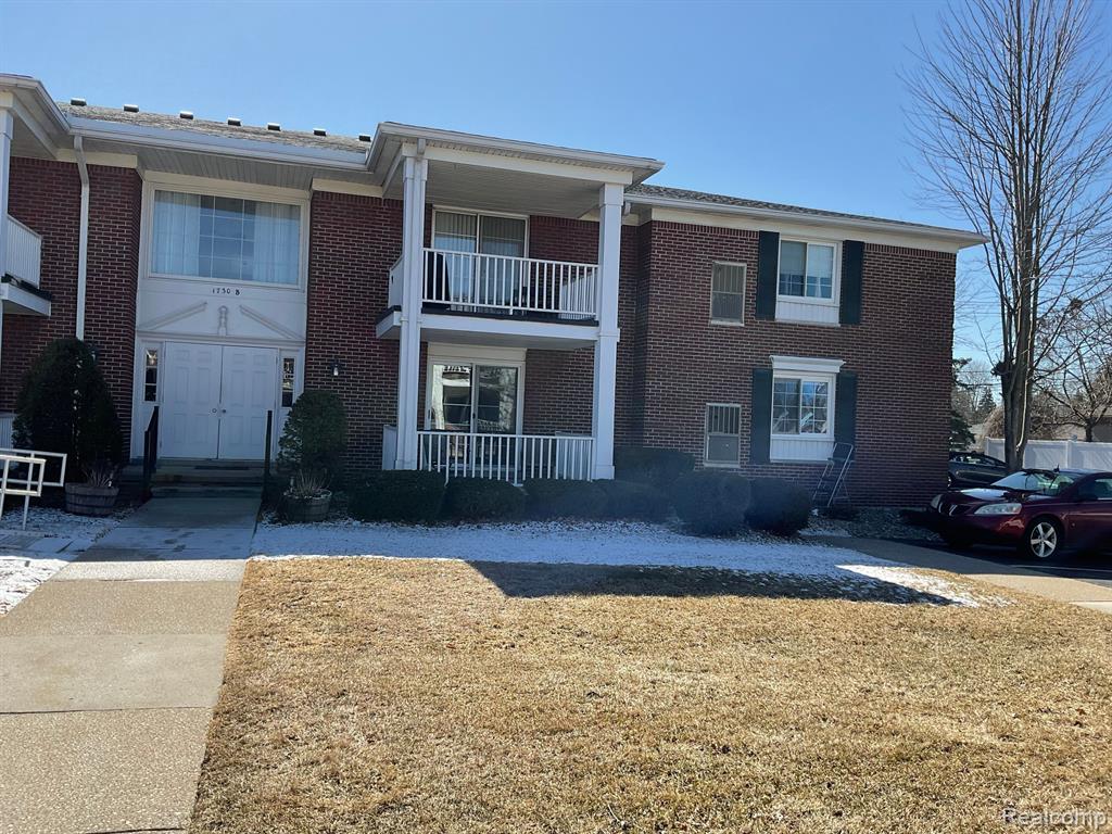 1730 HARRISON Avenue, B2, Trenton, MI 48183 — Photo 4