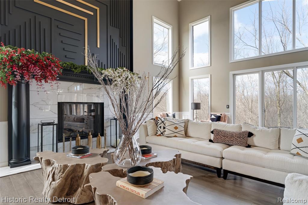 5695 N Branford Drive N, West Bloomfield, MI — Photo 4