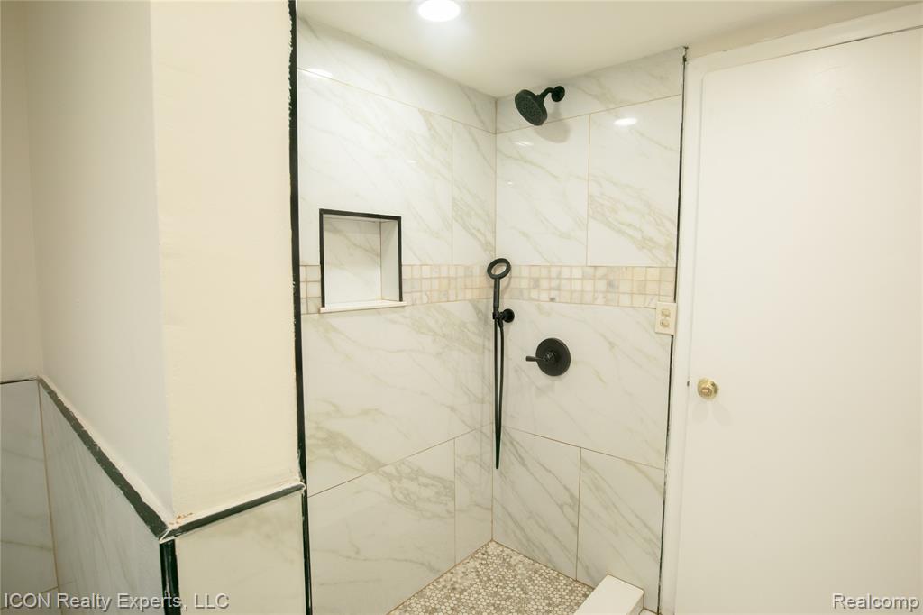 6838 Braun, Center Line, MI 48015 — Photo 17