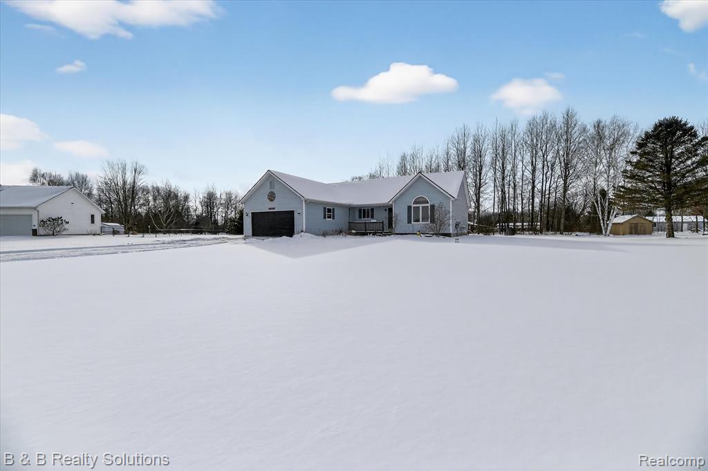 5769 Cobblestone Drive, North Branch, MI 48461 — Photo 3