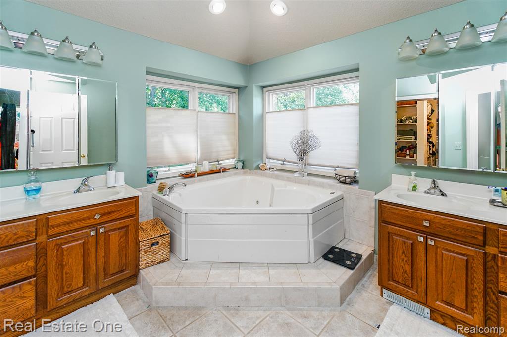 8745 Birchwood Drive, Berlin, MI 48166 — Photo 17