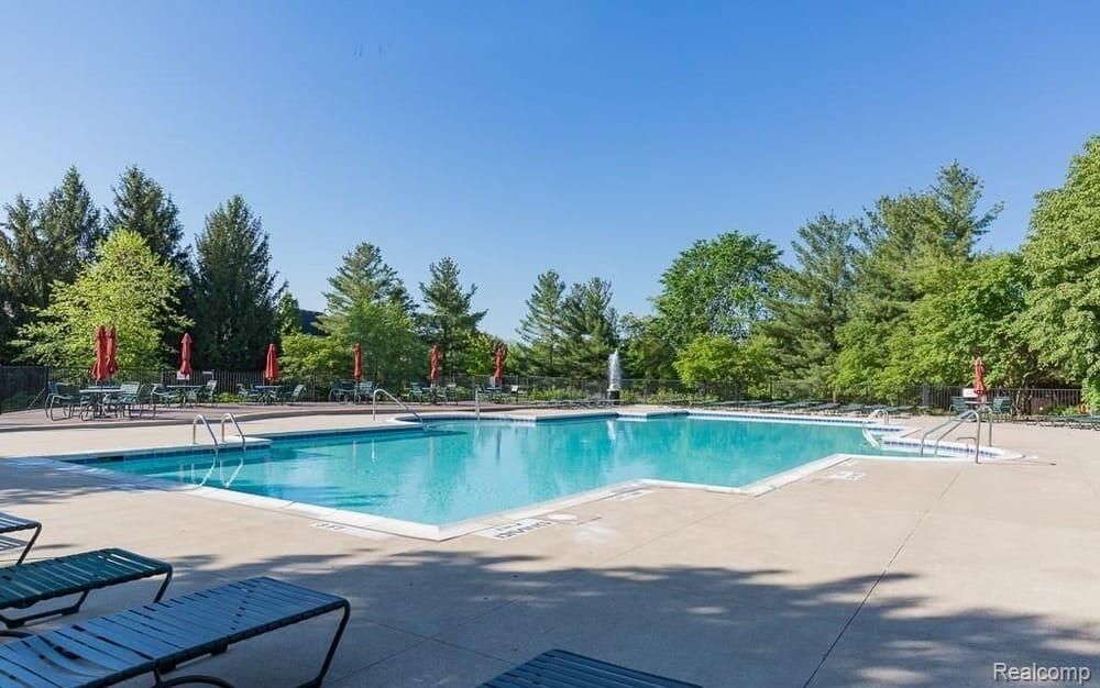 414 Roundview Drive, Rochester, MI 48307 — Photo 49