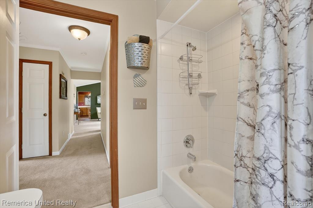 660 E Allen Road, Howell, MI 48855 — Photo 30